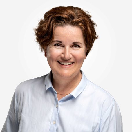 Hallo, ich bin Patricia Patricia Linner, der kreative Kopf bei Feines aus Wolle und Papier